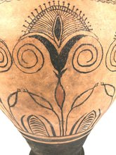 Carica l&#39;immagine nel visualizzatore di Gallery, VASO MINOICO TRIANSATO CON PAPIRI E MOTIVI FLOREALI 1500 a.C. - AntonArte
